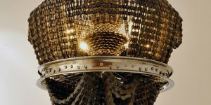 自転車チェーンでできたDIYシャンデリアがスチームパンクで格好良い！