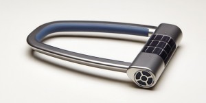 スマホと繋がるハイテクU字ロック「Skylock」
